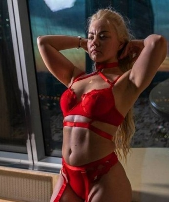 Я опытная и нежная, всегда готова окунуть тебя в мир наслаждения. 🌹
🌟 Я создана для того, чтобы удовлетворить все твои желания и фантазии. Обладаю прекрасной фигурой и умением проводить незабываемое время. Мои нежные руки и тело хотят доставить тебе истинное блаженство. ❤️
💎 Сделаю твой вечер незабываемым! Раскрою перед тобой все свои тайны и прелести. Моя страстная натура заставит тебя ощутить настоящую женскую энергию. Только у меня ты можешь получить море ласки и нежности. 💋
📷 Фото настоящие! Посмотри на меня, и ты поймешь, что я та, кого ты всегда мечтал увидеть рядом с собой. 💃
💌 Мои услуги конфиденциальны и предназначены только для нашего удовольствия. Ты можешь быть уверен, что я сделаю все, чтобы ты остался доволен. ❤️
💯 Я гарантирую тебе безупречные ощущения и заботу. Отзывы о моей работе всегда положительные, потому что я знаю, как удовлетворить самого взыскательного клиента.
📞 Так что не медли, дай мне знать, и я с радостью согрею тебя своей страстью и чувственностью. Живу в Москве и готова встретиться с тобой в любое время. Уверяю, наша встреча будет незабываемой! 💫 Александра